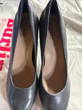 Collection B Slate Blue Leather Round-Toe Pumps